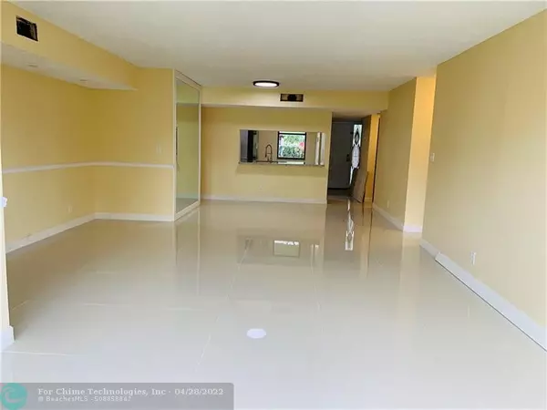 Coconut Creek, FL 33066,2659 Carambola Cir  #105