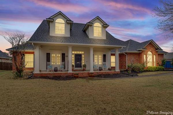 327 Hunters Hollow, Bossier City, LA 71111