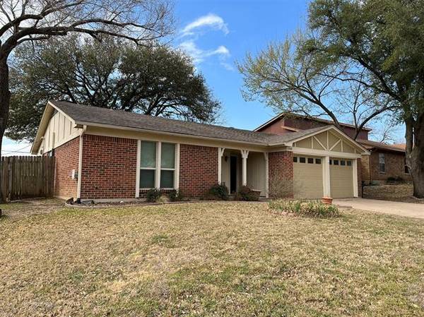 1508 Trammell Drive, Benbrook, TX 76126