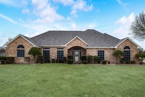 1420 Trinity Meadows Drive, Talty, TX 75160