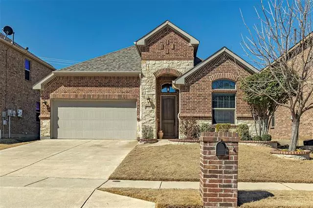 8729 Devonshire Drive, Fort Worth, TX 76131