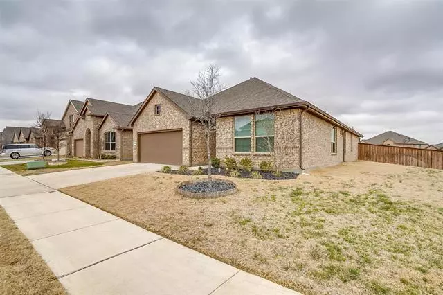 5900 Stream Drive, Fort Worth, TX 76137