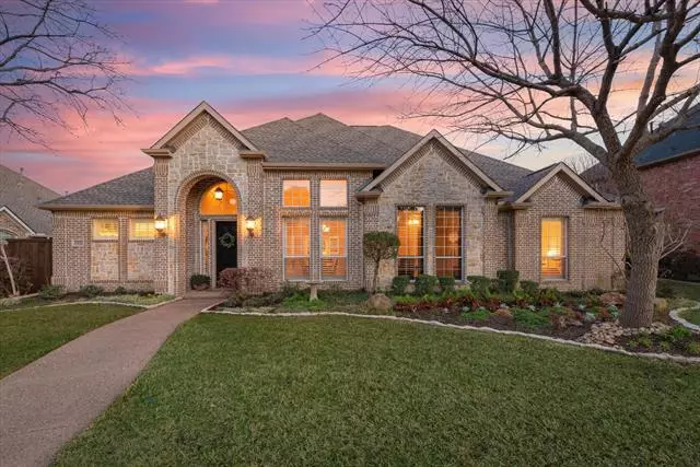 2410 Creekside Circle N, Irving, TX 75063