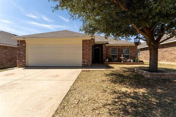 1116 Monticello Drive, Azle, TX 76020