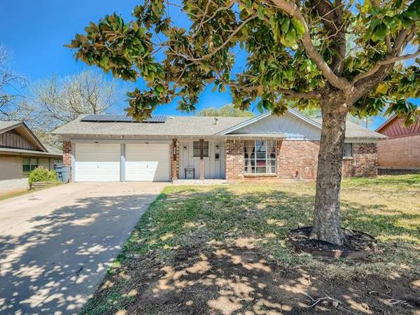 1806 Mary Drive, Euless, TX 76040