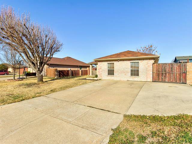 7205 Autumn Moon Drive, Forest Hill, TX 76140