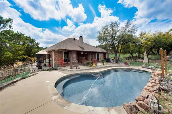 126 Spanish Oaks Trail, Glen Rose, TX 76043