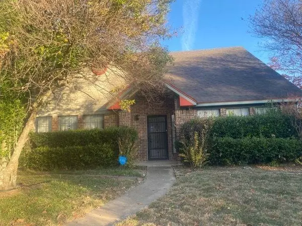 2207 Waverly Drive, Lancaster, TX 75146