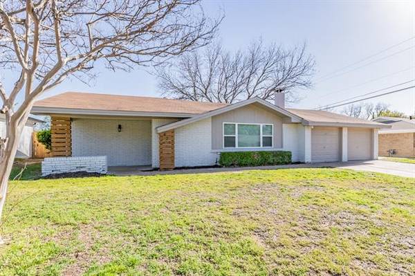 421 Fieldwood Terrace, Hurst, TX 76053