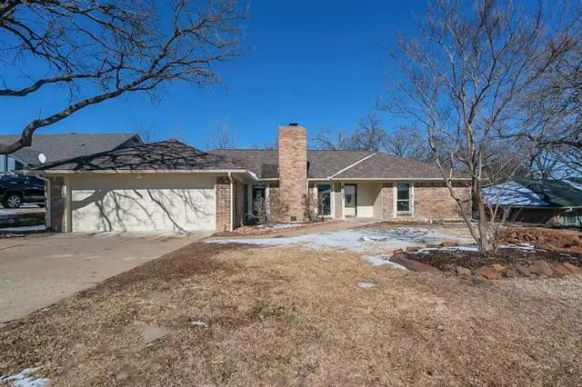 5107 Misty Wood Drive, Arlington, TX 76017