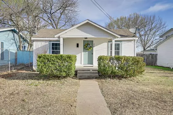 228 E Thompson Street, Corsicana, TX 75110