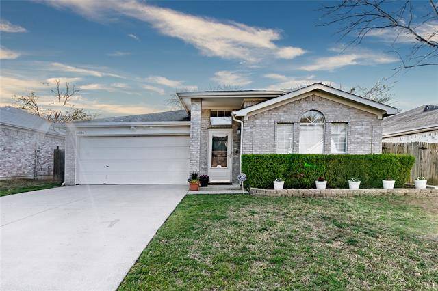 6804 Black Wing Drive, Fort Worth, TX 76137