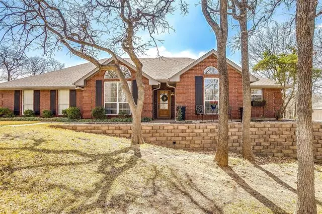 204 Suzanne Place, Burleson, TX 76028