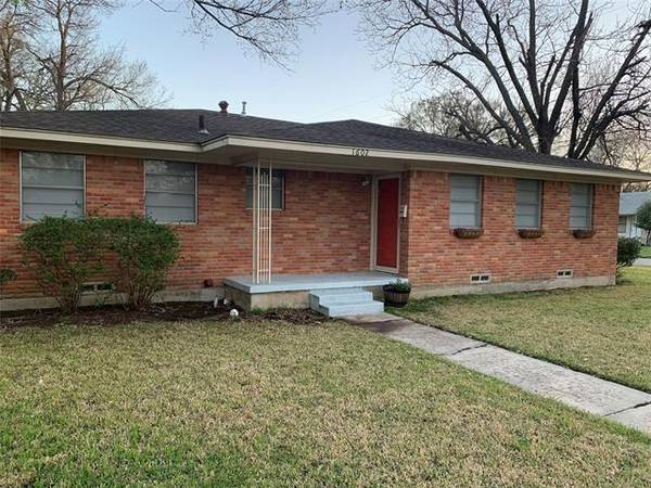 1602 Laurel Road, Gainesville, TX 76240