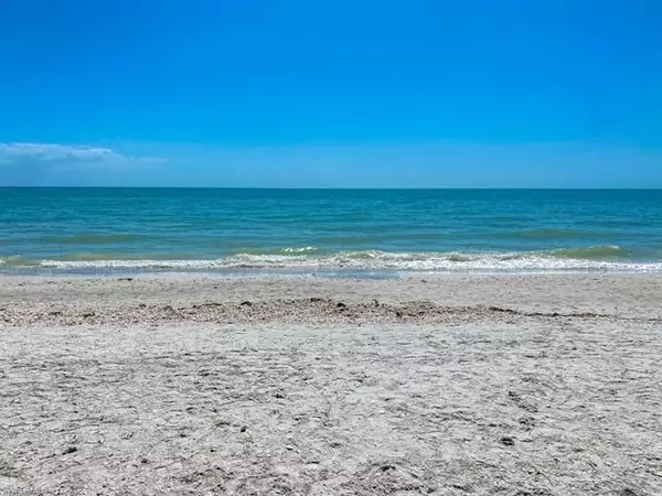 Sanibel, FL 33957,2501 W Gulf DR #201