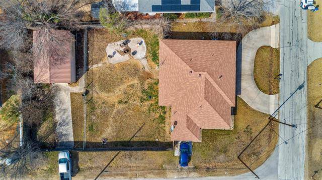 208 E Shelton Street, Alvarado, TX 76009