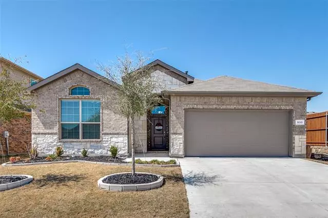 533 Frenchpark Drive, Fort Worth, TX 76052