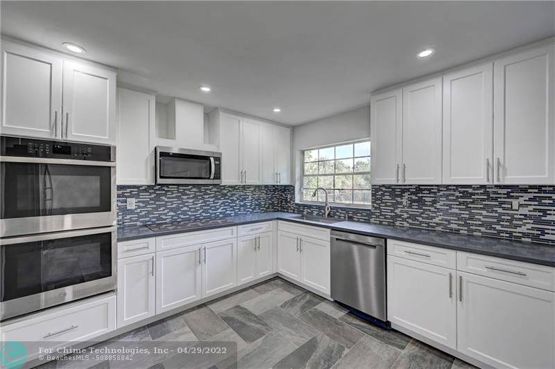 Coral Springs, FL 33071,379 NW 101st Ter