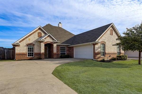 104 Abbey Road, Waxahachie, TX 75165