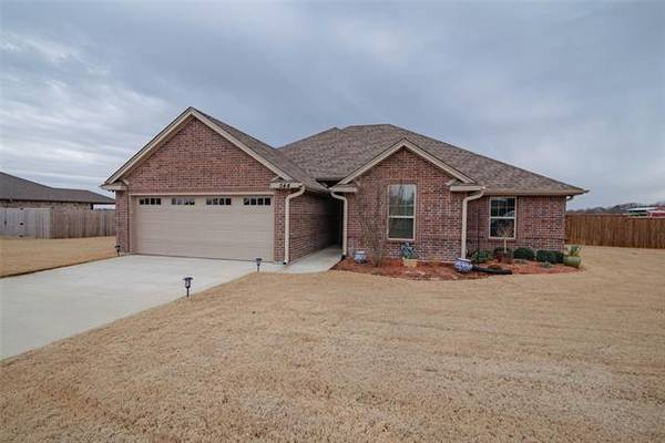 544 Crow Road, Whitesboro, TX 76273