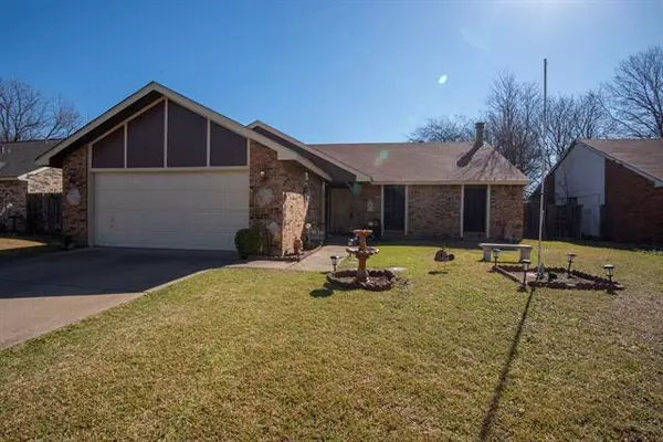 4841 Cactus Trail, Grand Prairie, TX 75052