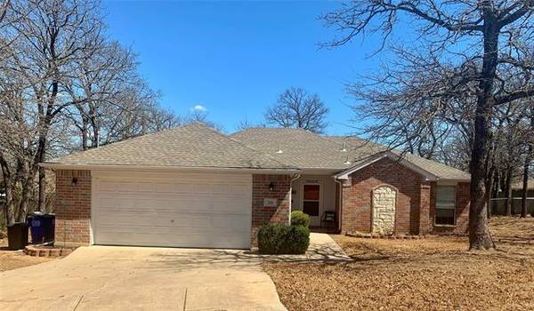 220 Ann Court, Azle, TX 76020