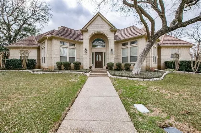 5002 Deerwood Park Drive, Arlington, TX 76017