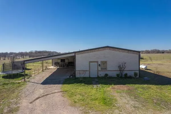 Campbell, TX 75422,1695 County Road 4208