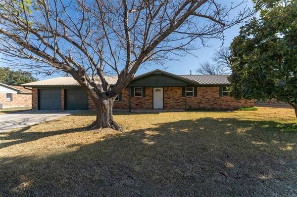 4502 Delwood Drive, Brownwood, TX 76801