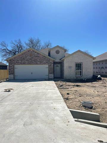 713 W Waco Street, Ennis, TX 75119