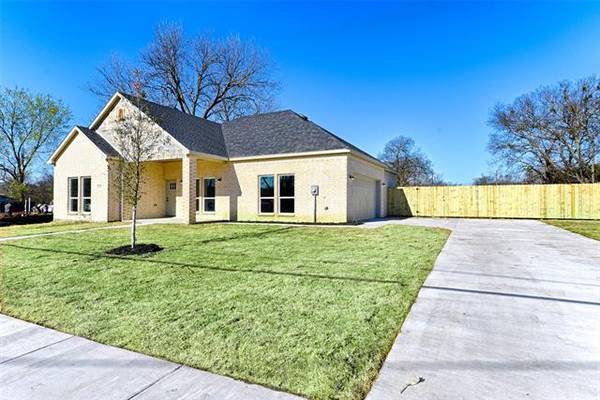 706 S Medora Street, Terrell, TX 75160