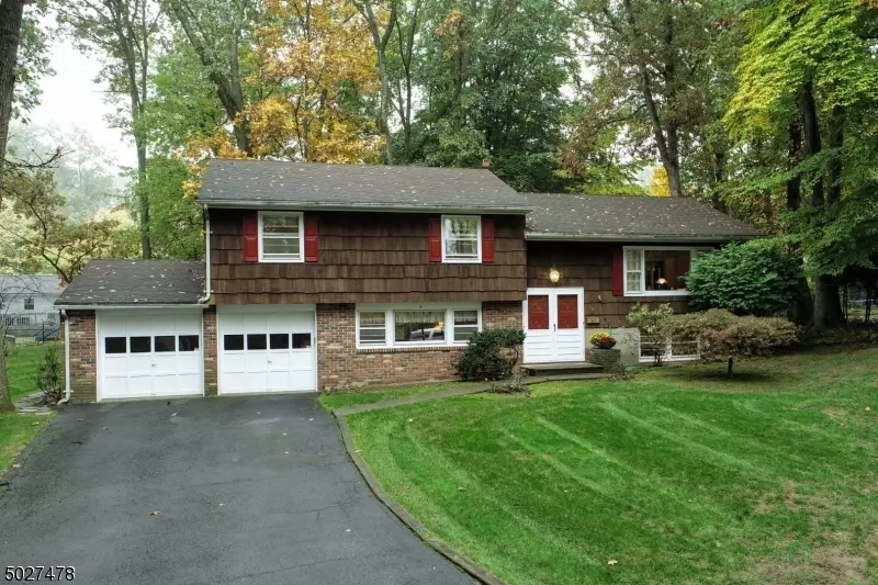 Ramsey Boro, NJ 07446,68 E CEDAR PL