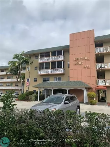 Deerfield Beach, FL 33064,941 Crystal Lake Dr  #308