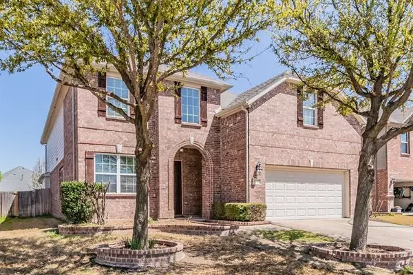 1104 Crest Breeze Drive, Fort Worth, TX 76052