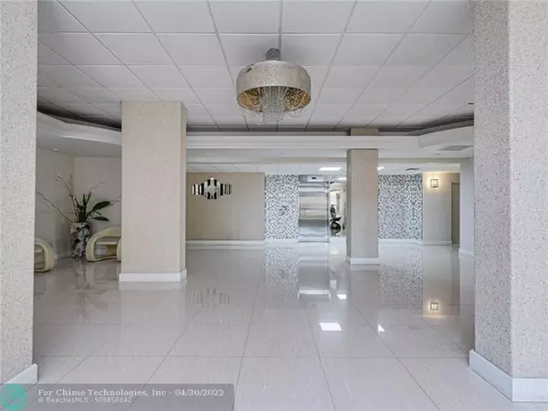 Hallandale Beach, FL 33009,1833 S Ocean Dr  #208