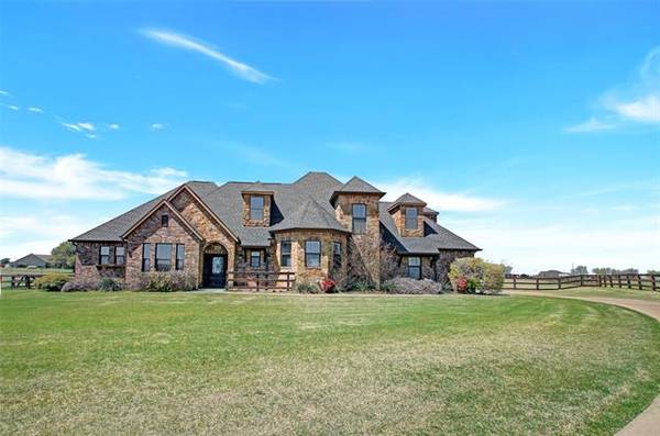 6401 Meadowlands Drive, Krum, TX 76249