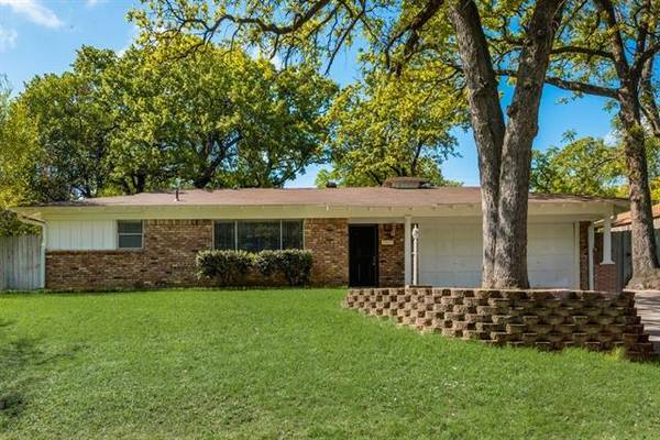 605 W Cheryl Avenue, Hurst, TX 76053