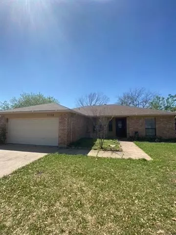 6308 Lotus Drive, Arlington, TX 76001