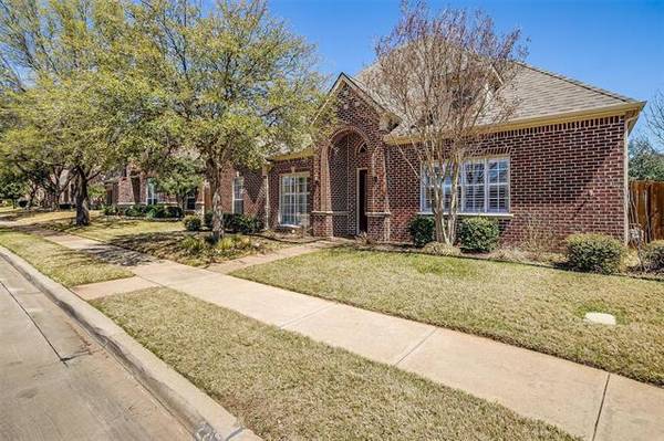 2217 Bedford Circle, Bedford, TX 76021