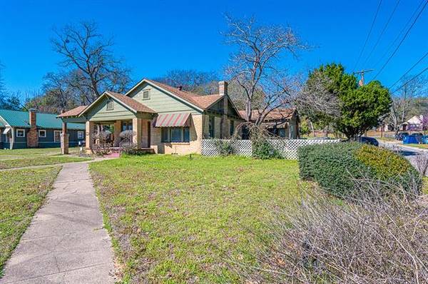 300 S Prairieville Street, Athens, TX 75751