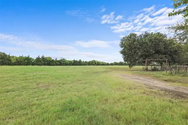 1391 Hunsucker Road, Ferris, TX 75125