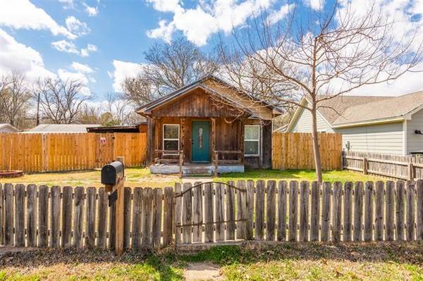 315 Chase Avenue, Cleburne, TX 76031