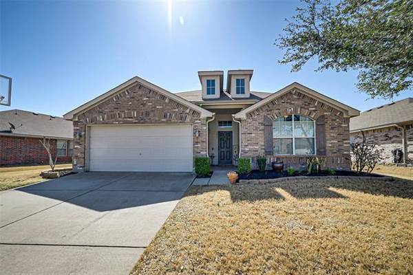 3215 Yeltes, Grand Prairie, TX 75054