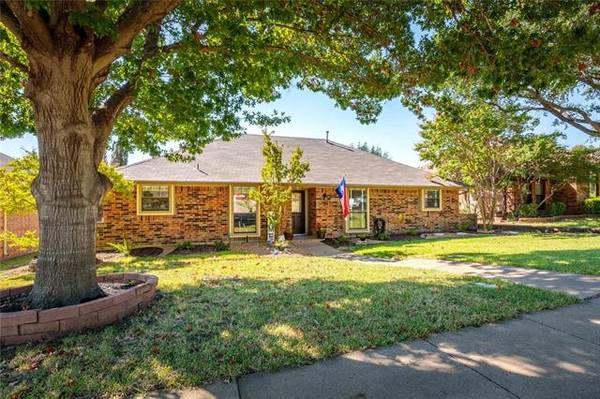 1522 Ginger Drive, Carrollton, TX 75007