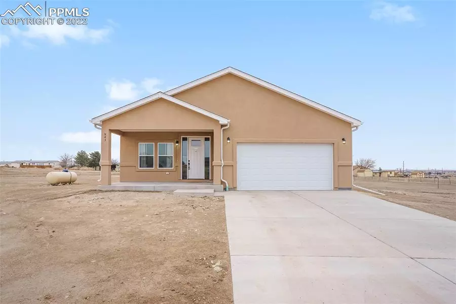 943 E Saunders DR, Pueblo West, CO 81007