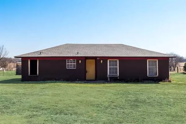 673 Robinson Road, Ponder, TX 76259