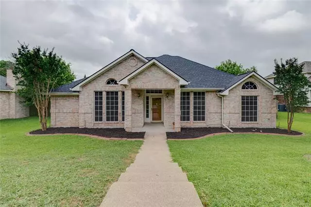 820 Kelsie Lane, Desoto, TX 75115