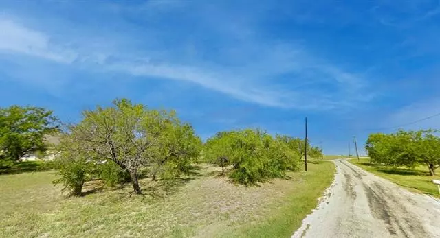 1 Half Moon Way, Runaway Bay, TX 76426