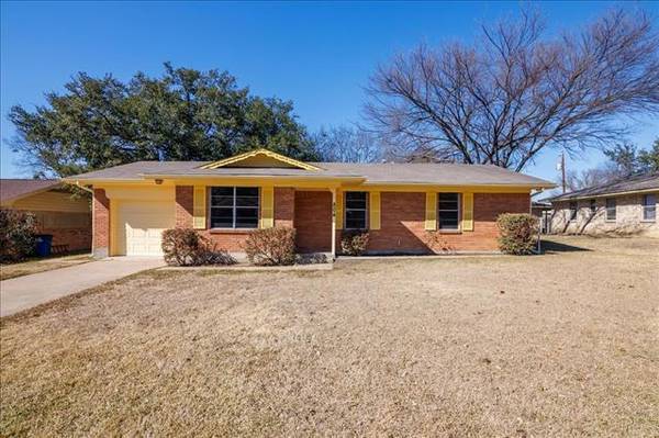 804 Loy Lane, Ennis, TX 75119