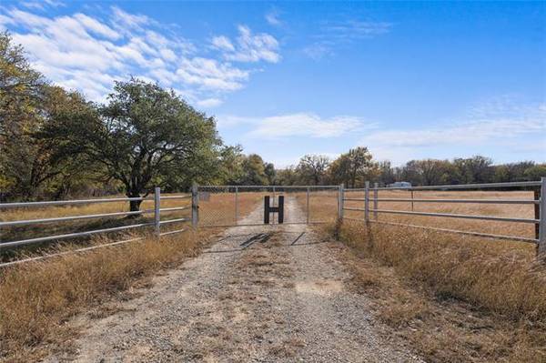 Springtown, TX 76082,3095 carter Road